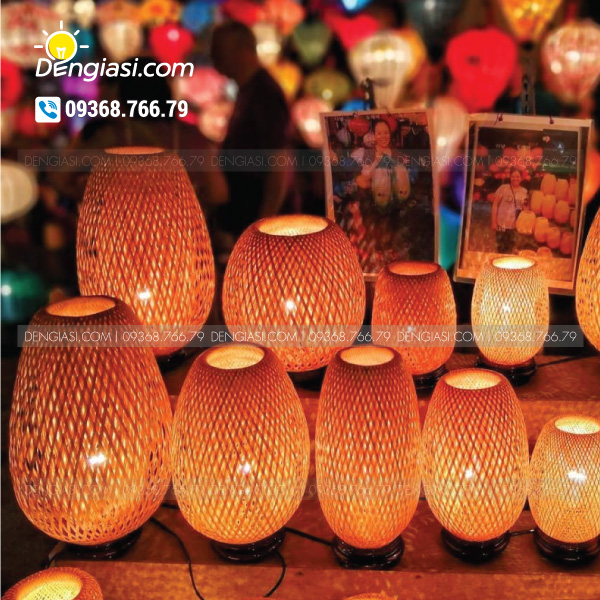 ĐÈN NƠM TRE